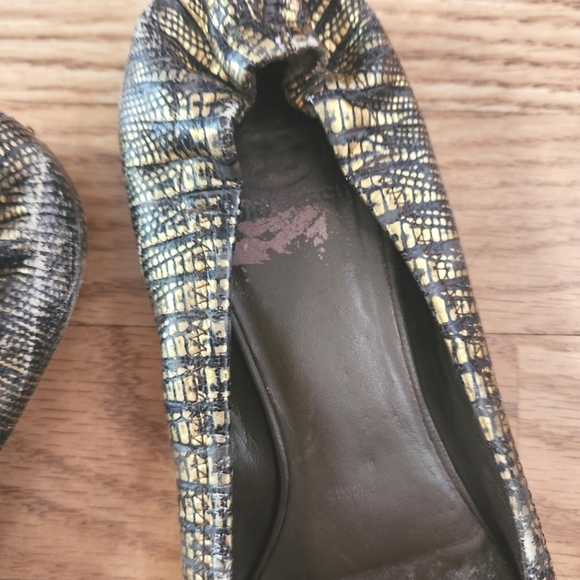 Tory Burch Black and Gold Flats, Size 8/True Size 7.5 - Picture 6 of 11